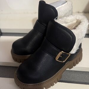 fabkids Black Faux Fur-Lined Ankle Boots with Brown Soles